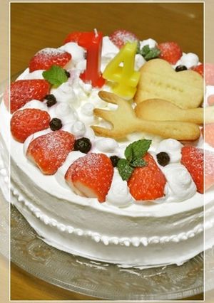 シフォン生地でデコレーションケーキ-レシピのメイン写真