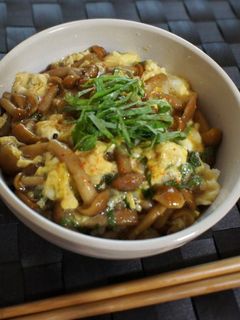 とろとろ~♪なめこ卵とじ丼-レシピのメイン写真