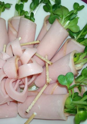 おつまみやお弁当にも！貝割れのハム巻き-レシピのメイン写真
