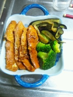 11月2日晩飯 【鮭のニンニク醤油焼】-レシピのメイン写真