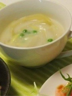 お手軽* とろとろ玉ねぎの昆布茶スープ-レシピのメイン写真