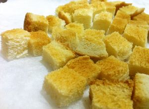 超簡単・油いらず！食パンで出来るクルトン-レシピのメイン写真