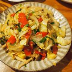 รูปของ バター醤油風味の簡単野菜炒め
