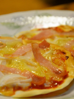 簡単*餃子の皮でクリスピーピザ-レシピのメイン写真