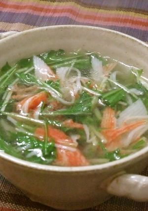 カニカマと水菜のスープ✿ごま油で風味よく-レシピのメイン写真