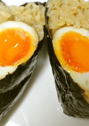 これ美味しいよ～煮卵風半熟卵入りおにぎり-レシピのメイン写真