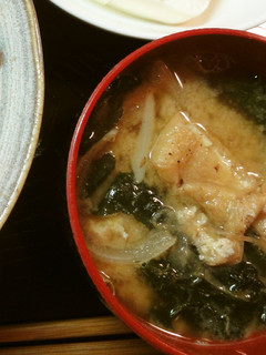 *玉葱と油揚げの味噌汁-レシピのメイン写真