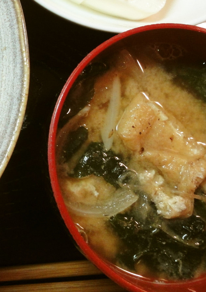 ＊玉葱と油揚げの味噌汁-レシピのメイン写真