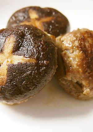 しいたけバーグ(肉詰め)-レシピのメイン写真