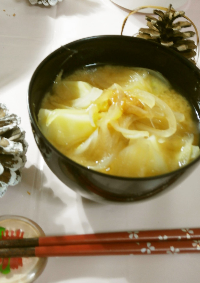 とろあま✿玉ねぎとじゃがいものお味噌汁-レシピのメイン写真