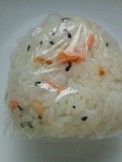 おにぎり(鮭・ゴマ)-レシピのメイン写真