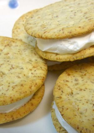 余った生クリームでチーズアイスクッキー-レシピのメイン写真