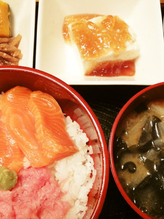 *簡単*サーモン&ネギトロ丼*-レシピのメイン写真