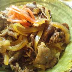 รูปของ 手作りだしの牛丼