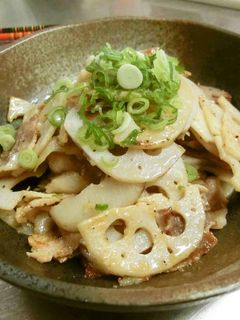 レンコンと豚肉の塩麹炒め-レシピのメイン写真