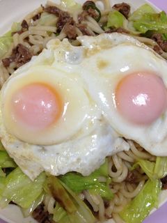 とろ~り目玉焼き付焼きうどん♪-レシピのメイン写真