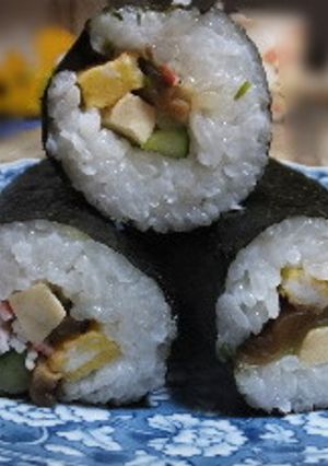 カニカマで太巻き-レシピのメイン写真