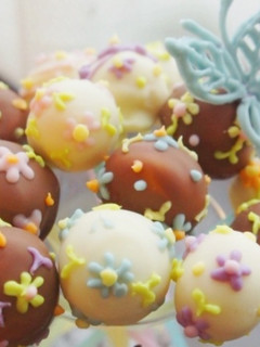 バレンタインに♪簡単ケーキポップス-レシピのメイン写真