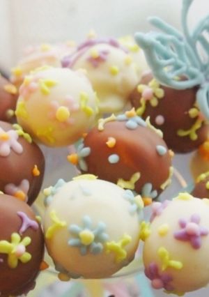 バレンタインに♪簡単ケーキポップス-レシピのメイン写真