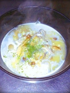 塩麹牡蛎とトロリ白菜のチーズミルクスープ-レシピのメイン写真