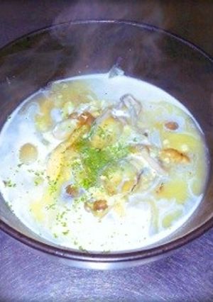 塩麹牡蛎とトロリ白菜のチーズミルクスープ-レシピのメイン写真