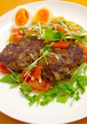 トマトと水菜の爽やか簡単ハンバーグ-レシピのメイン写真