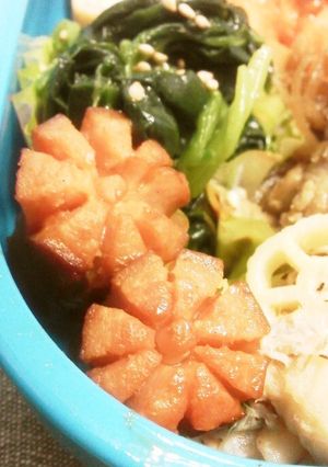 キャラ弁☆簡単飾り切りウインナーの花-レシピのメイン写真