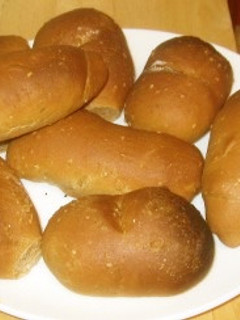 ピザ窯で胡麻入り全粒パン-レシピのメイン写真