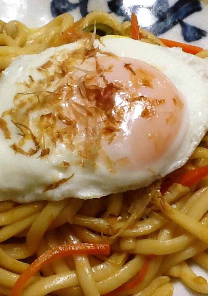 焼うどん目玉焼きのっけ-レシピのメイン写真