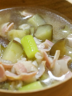 押麦とベーコン野菜のコンソメスープ-レシピのメイン写真