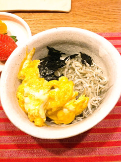 朝から栄養満点‼シラス卵丼♪-レシピのメイン写真