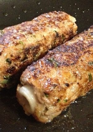 少ない挽肉で…簡単チーズinハンバーグ★-レシピのメイン写真