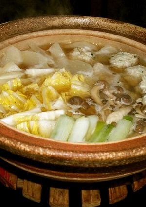 鶏のミンチでつくねを作り鍋に！-レシピのメイン写真
