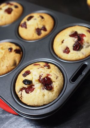 クランベリーとホワイトチョコのマフィン-レシピのメイン写真