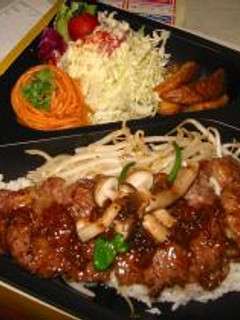 【牛肉】 特製☆霜降りステーキ弁当♪-レシピのメイン写真
