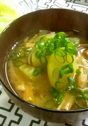 薬膳レシピ「金針菜とさつまいもの味噌汁」-レシピのメイン写真