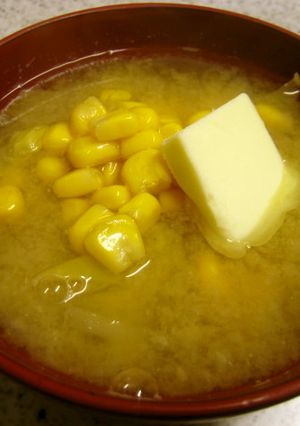 コク旨♪コーンバターのお味噌汁-レシピのメイン写真