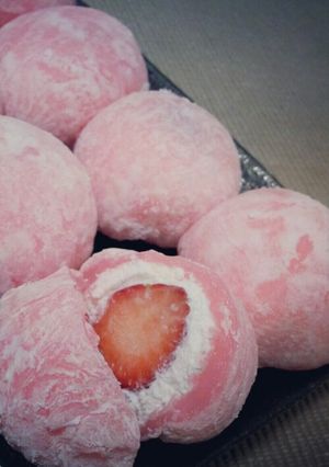 幸せの味＊いちごの生クリーム大福♥-レシピのメイン写真