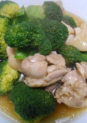 鶏もも肉とブロッコリーの煮物-レシピのメイン写真