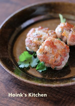 餃子みたいな味の豚肉の丸め焼き-レシピのメイン写真