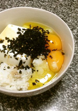 【ズボラ飯】豆腐と紫蘇ワカメのTKG-レシピのメイン写真