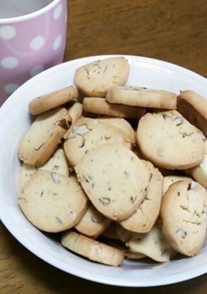 基本クッキーにプラス！クルミクッキー♪-レシピのメイン写真