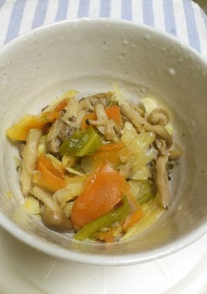 残り物で☆彡キャベツと人参の水入らず煮-レシピのメイン写真