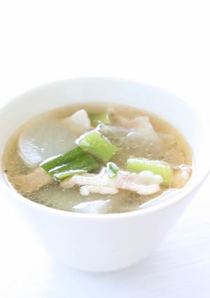 大好きな【葉にんにくと豚の白だしスープ】-レシピのメイン写真