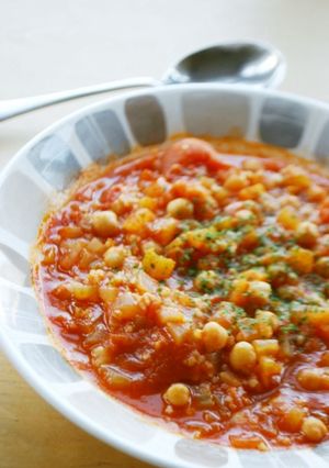 ☆ピリ辛★トマトとクスクスの満腹スープ-レシピのメイン写真