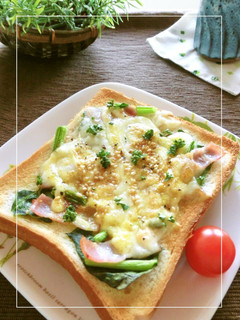 ホウレン草×ベーコンのカレー風味トースト-レシピのメイン写真