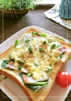 ホウレン草×ベーコンのカレー風味トースト-レシピのメイン写真