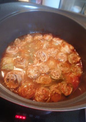 豚ロース肉でロール白菜♪トマト風味♪-レシピのメイン写真