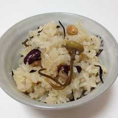 A picture of 肥満改善効果あり！簡単大豆ひじきご飯！.