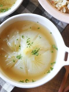 まるごと新玉ねぎのトロトロスープ-レシピのメイン写真
